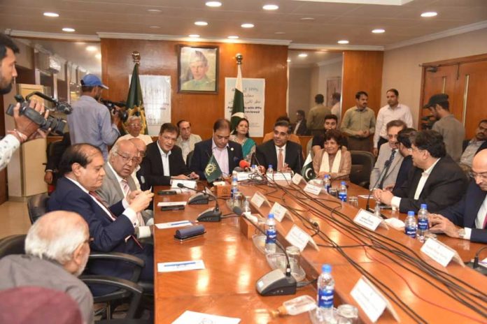 Exports-can-led-Pakistan-economic-survival