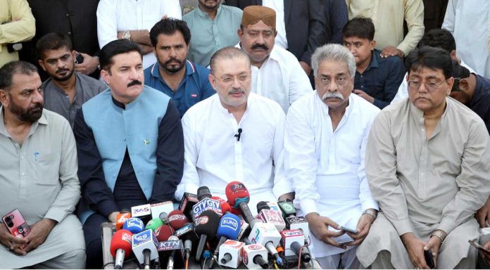 PPP-leadership-pays-rich-tributes-to-Karsaz-martyrs